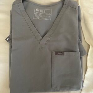 Figs one pocket Catarina scrub top size S in Cement